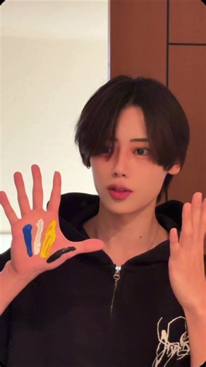 色を混ぜて新しいアートをつくろう