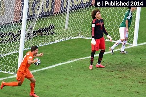World Cup 2014: Netherlands Defeats Mexico, 2-1