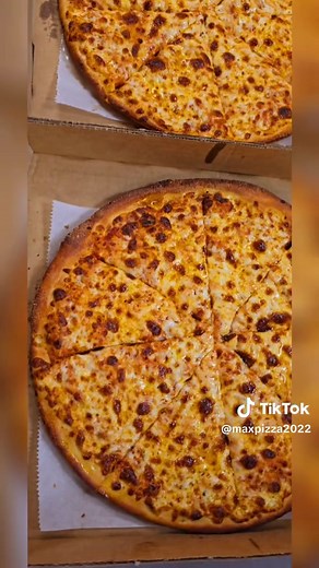 #lakewoodcolorado #latenight #FREEDELIVERY #fresh #MAXPIZZA @max pizza englewood spend $50 get $12 off www.maxpizzalakewood.com