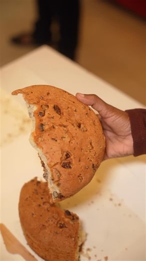 Chennai Food Blogger 🍜 SATHYA on Instagram: "😱 1 year Soaked Plum Cake ⁉️😳 Highest sale of plum cake in chennai , highly recommended 🥳 Comment ‘ Plum Cake ‘ to get 10% discount 🥰🎄 Place : @cakesquarechennai St thomas mount , Chennai Available in all the cake square outlets chennai ✅👍🏻 Sponsored Video"