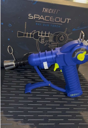 Anyone else remember the ray gun from call of duty ? This torch is awesome works great and looks cool ! Definitely a must have for cod fans and BBQ guys and gals 🔥🔥🔥#callofdutyzombies #raygun #torch #bbqtiktok #fire