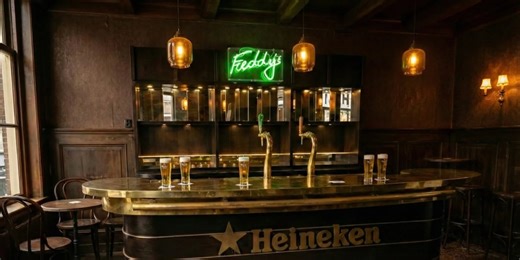 Biertje? De originele Freddy's Heineken Bar uit Hotel De L'Europe gaat onder de hamer