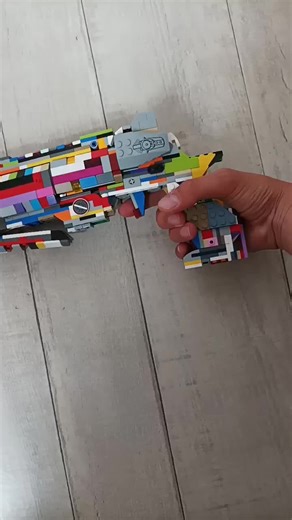 c'est la création qui m'a prie le plus de temps à fair j'an suis très fière. et vous vous en pensez quoi ? et merci pour le 400 abonnés 😃#lego #armelego #abonnezvous #lego #mercipourles400abo❤️‍🔥#apexlegends