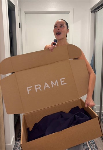 Guysss whattt!? Getting dressed for a dinner who am I!? Been modeling 9 years so it’s nice to get the chance to go to events like these! Thank you FRAME!