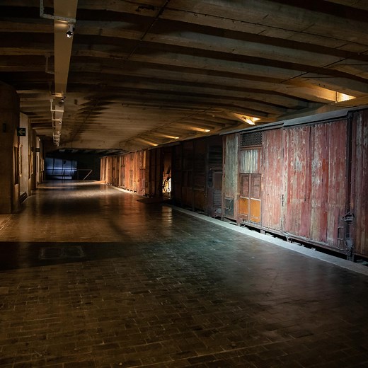 2.6K views · 149 reactions | Milano, #30gennaio 1944. Dal binario 21, nascosto sotto la stazione centrale, inizia la deportazione dei primi ebrei milanesi verso il campo di sterminio di Auschwitz-Birkenau. Oggi presso il binario 21 ha sede, dal 2013, il Memoriale della Shoah ed è possibile visitarlo. | Rai Storia | Facebook