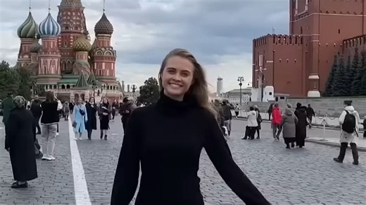 🇨🇳 中文: 俄罗斯女性的魅力与挑战 | The Charm and Challenges of Russian Women