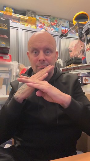 Tomorrow I’ll change the video format from 1:1 to Reels because Facebook updated its rules. 😋 | Deaf Onno Jansen