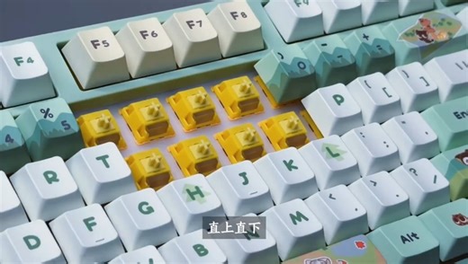Akko 5108 V5罗小黑联名开箱：这把键盘简直是桌面艺术品!