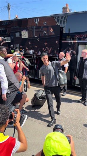 Eze Returns to the Emirates: Hale End to Title-Winning Scenes