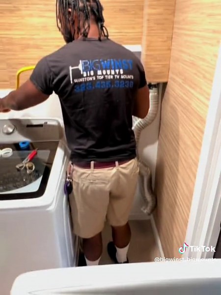 How to install a Gas Dryer. Informational purposes only! A licensed professional should be used when dealing with gas lines of any sort! Enjoy😊