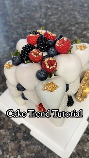 612K views · 13K reactions | Easy tutorial for this beautiful new trend of chocolate strawberry cake im obsessed!! #chocolatecoveredstrawberries #cake #strawberrycake #baking | Berrylicious Sweets | Facebook