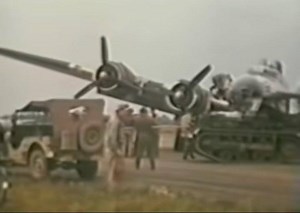 Crash landing in a B17 skillfully done! I posted this recently from another angles .. B17 FROM THE 92nd BOMB GROUP BASED AT PODINGTON BEDFORDSHIRE IN 1944 LANDING ON ONE WHEEL #B17 #b17flyingfortress #warbirds | Warbird_Experience