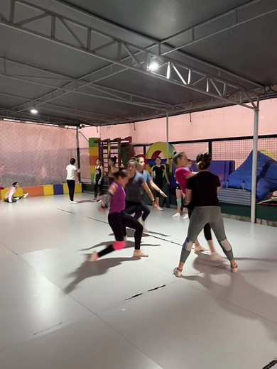 JUNIORS! 💗💜 #fy #foryou #collaboration #lift #group #juniors #gymnastics #gimnasia #team #traininghard #training #aerobics #aerobic #elite #share