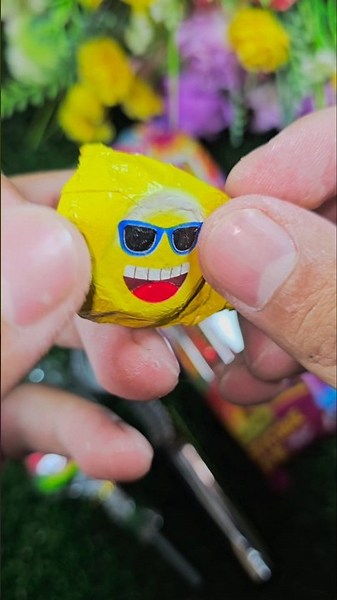😱😎👽🙀🦷🙈 What could be hiding inside this smiley? #asmr #smiley #candy