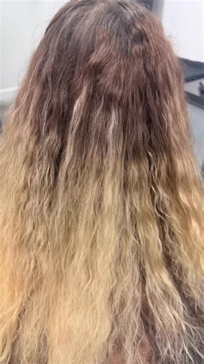 Watch how we brought this look back to life with a ombre balayage touch-up.💛The growth was noticeable, but with our magic touch, the result is simply radiant. Blonde hair, long and wavy that shines with its own light.😍✨ Book your appointment and renew your style! #hairstylist #haircut #hair #hairsalon #hairtransformation #longhair #beauty #hairdo | Nhadya Ulloa