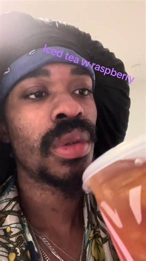 Iced tea with raspberry combination is great 👌🏾