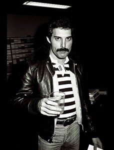 Queen: Thank God It's Christmas #freddiemercury #QueenFactory #Queen | Queen Factory