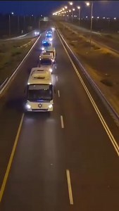 قافلة مركبات مصلحة السجون في طريقها إلى السجون التي سيتم منها إطلاق سراح الأسرى ضمن صفقة التبادل. | غزة بلس