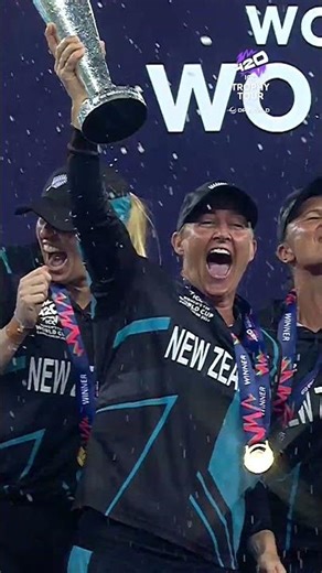 Kicking the Women's #T20WorldCup 2026 Trophy Tour off in style at the 𝐇𝐨𝐦𝐞 𝐨𝐟 𝐂𝐫𝐢𝐜𝐤𝐞𝐭 🤩