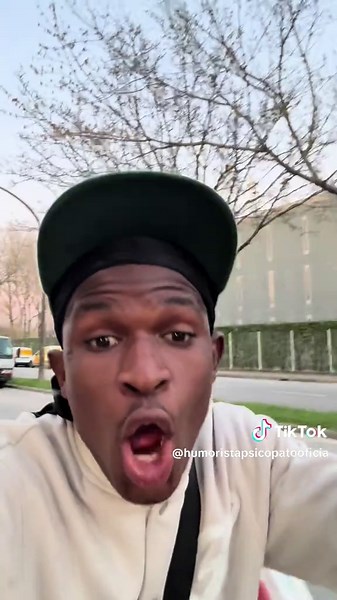 Exploring Psychopathic Humor in 'Tanta Coisa Pra Acontecer'