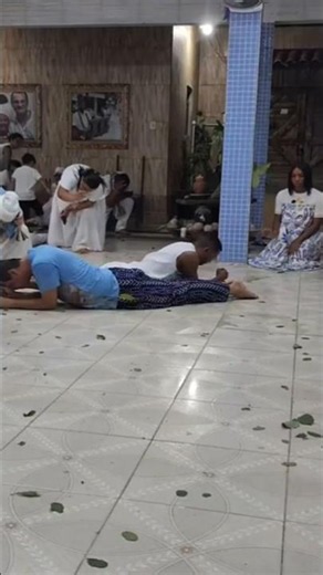 Não são 2 Babás do Ẹgbẹ, não é o Pai e Filho, são Odé e Logum que trocam benção e respeito no Asè!