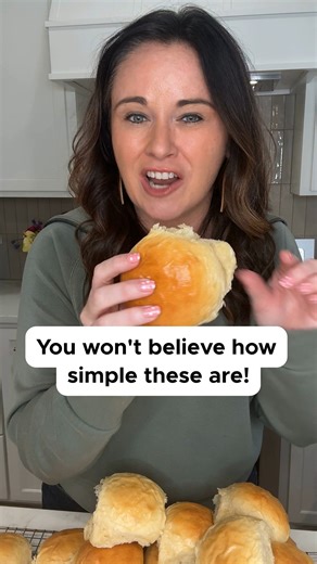 Easy brioche buns recipe you won’t believe is this simple 🤯 Soft, fluffy, and made with basic pantry ingredients. Perfect for burgers, sliders, or even school lunch sandwiches. ✨ Tip: Brush with egg wash twice for that golden bakery shine. Comment RECIPE for the full recipe 👇 https://www.eatingonadime.com/brioche-bun/ | Eating on a Dime