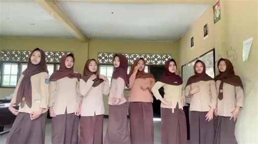 nih yg mau di spilin yg prmpuan#sekolah #mots #foryoupagе #masukberanda