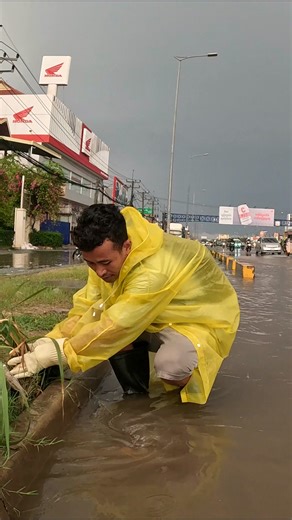 Saving Drain Clogged by Plastic after Rain Flood#rain #short #flood #drains #Remove #unclog #plastic #culvert #cleaning #fblifestyle | Phea Cleaning Culverts