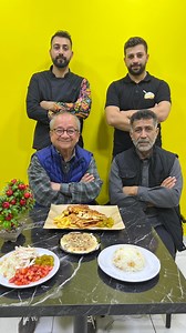 PİLAVCI İBO. @pilavci_ibo16 . Adnan Menderes mh , Turgut Özal cd emek/ Osmangazi. Haftanın her günü saat 09.00 ila 01.00 arası açıklar . Gel al ve paket servisi var. Tüm aile fertleri lezzetlerin hazırlanmasına yardımcı oluyor . Anneleride süt helvasını yapıyor . Baba pilavı abi kardeş te diğer lezzetlerle uğraşıyorlar , pilavları tavuk suyu ve tereyağı ile yapıyorlar. Baharatları Diyarbakır dan geliyor . Tostlarının sucukları \u00100 dana etinden . İki saat ta bir yeni pilav yapılıyor . Sade pi