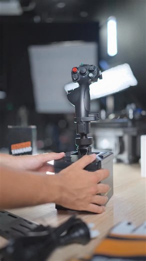 Meet the MOZA AB6 Flight Simulator 🚀 Built for serious pilots who want MAX immersion, insane control, and that real cockpit feel 💥 Feel every roll, pitch and movement with precision force feedback and fighter-inspired controls 🎮🛩️ This is not just flying… this is experiencing flight 🔥 | Pagnian Advanced Simulation