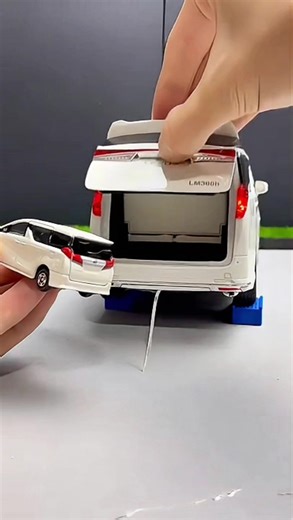 Exploring the Lexus Lm300h MiniVan: A Detailed Review