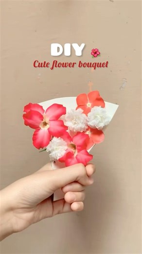 DIY flower bouquet 💐 #youtubeshorts #diycrafts #artscraft