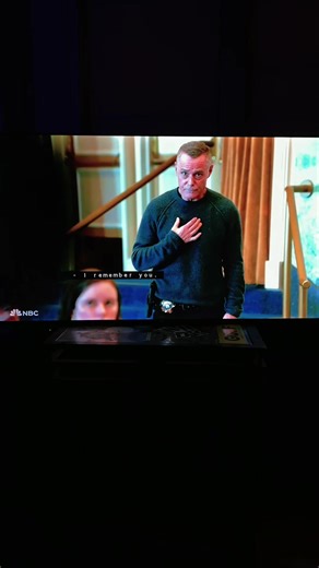 Woahhh!! This entire scene, the younger self. This was shoot so neat in my opinion I’m gagged right now. 10 mins left but can say this is their best crossover yet. #onechicago #chicagofire #chicagomed #chicagopd #uptown