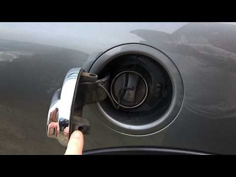 Mini Cooper fuel cap manual release