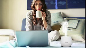 Mini USB Essential Oil Diffuser, Poptel D2 Aromatherapy Diffuser Cool Mist Humidifier, with 7 LED Color Changing Lamps and Waterless Auto Shut-Off Ultrasonic Aroma Diffuser 80ml(White)