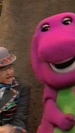 This old man came rolling home! It is such a fun game and song to play — and that catchy tune sounds familiar, doesn’t it? 😉👏 — BARNEY & FRIENDS 02x17 | Having Tens Of Fun! — #Barney #BarneyTheDinosaur #Icon #BestFriendForever #ILU #ThisOldMan #Game #KnickKack #ChildrensMusic #Imagination #GreatestOfAllTime #Song #Iconic #Clip #BarneyAndFriends #ILoveYouYouLoveMe #ChildhoodMemories #Nostalgia #Parents #Kids #Love #FanPage | The Barney Universe