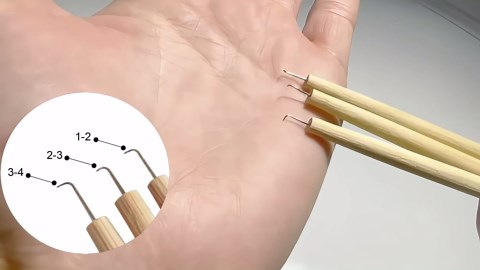 3 Pieces Lace Wig Ventilating Needle Kit Ventilating Hook Needle Hair Wig Weaving Needle with Wooden Handle Holder for Lace Wig Making Repairing Weaving