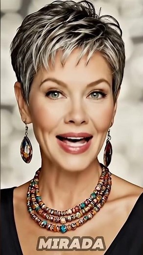 A rejuvenating pixie cut. Short, fresh, and with lines that lift the face. 💇🏻‍♀️ #hairstyle #hair...