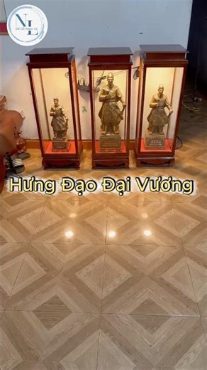 💥Tủ kính bày tượng kèm đèn và thảm đỏ.Mời các bác tham khảo🥰
