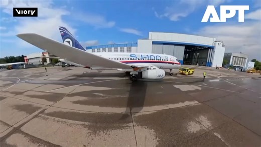 首次探秘俄罗斯完全自主制造的SJ-100超级喷气式客机