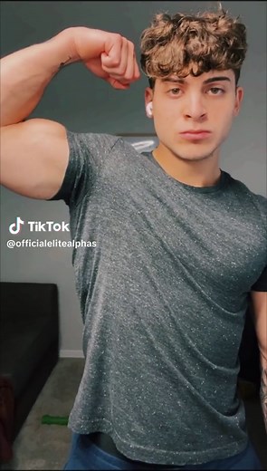 “Relapse”😵‍💫 Ft. FlexMasterJoe #muscleworship #musclejock #musclejock #muscle #alphamale #elitealphas #muscleman #alphas #biceps #aesthetics #musclegod #findom #findomworship #findomsub #bicepflex #pecs #findomgod #cocky #dominant #abs #sixpackabs