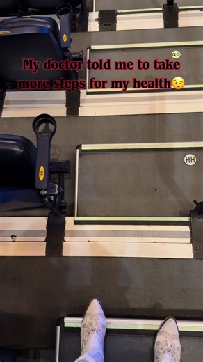 Much needed steps 😉💗@joejonas @Kevin Jonas @Nick Jonas @Jonas Brothers #greetingsfromyourhometown #jonasbrothers #joejonas #jonas20