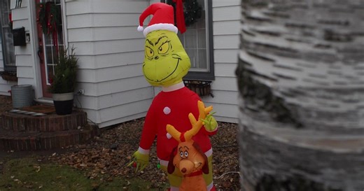 Teens steal Grinch inflatable from family's yard