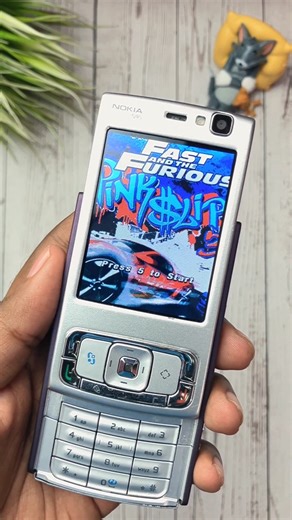 POV: Playing Java Games on Nokia's N95 Slider...