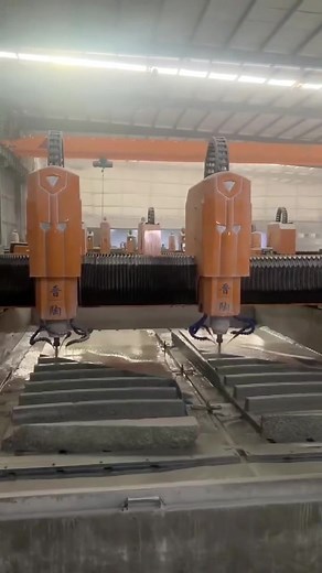 This engraving machine has mirror engraving function. It can handle two pieces of material at the same time. #stonemachinery #stoneprocessing #cncmachining #stone #cncrouter