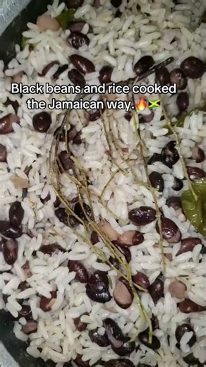 🇯🇲🍚🫘 Black Beans & Rice, Jamaican Style!🔥