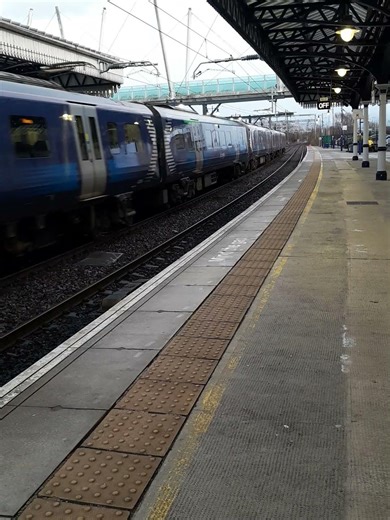 Scotrail 6 car class 385019 + 385036 departing Stirling on 2P48 Dunblane - Edinburgh Waverley