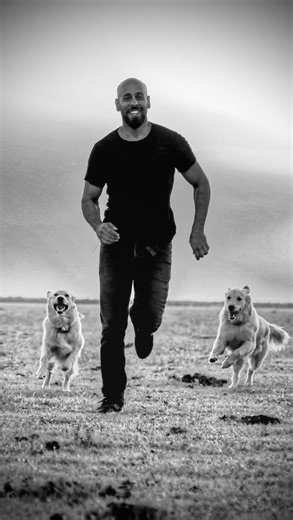 Yasmin Tavoosi on Instagram‎: "⁨ یه دیالوگی که همیشه از شب ۱۳ مرداد ساعت ۹ شب به وقت ایران تو سرم مرور میشه اینه که : من اونشب گریه نکردم ولی ازون شب به بعد هربار به یاد اونشب کلی اشک ریختم :) پسر دلمون خیلی برات تنگ شده :) 🤍 #ارشا_اقدسی #ارشااقدسی #بدلکار⁩"‎