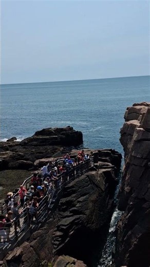 Thunder Hole Acadia National Park Teeming With Tourists July 20 2026 Acadia Woody Sightseeing Tours!