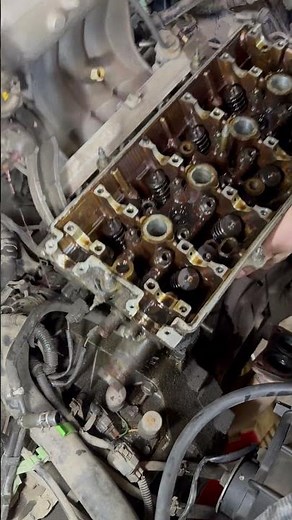 Removing the Cylinder Head – See the Problem #carrepair #automobile #engineblock #mechanic